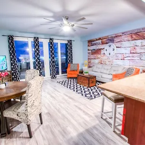 https://laketown-wharf-416.panamacity-beachhotels.com