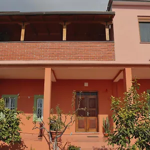8 Villa Krujë